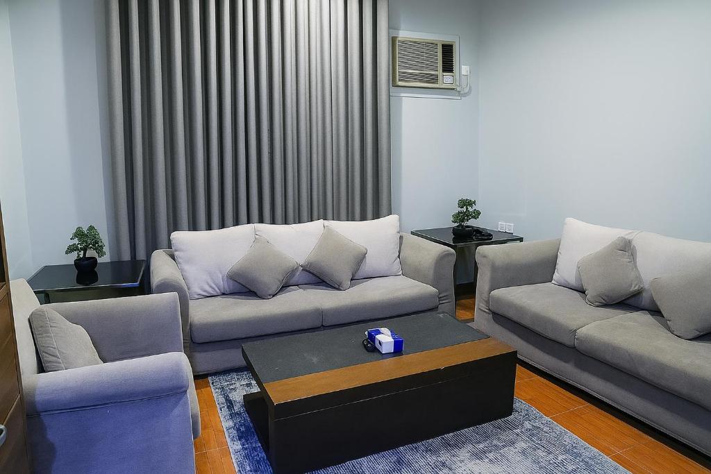 Four Seasons Residential Units